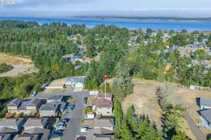 625 Clay St, Coos Bay, OR 97420 - Photo 3