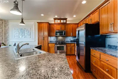 1016 Fieldcrest Ave, Junction City, OR 97448 - Photo 9