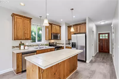 2219 SE Trolley Line Ln, Milwaukie, OR 97267 - Photo 5