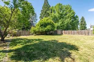 1537 NW Rachel Ave, Roseburg, OR 97471 - Photo 39