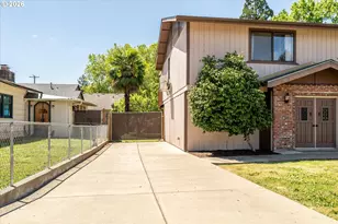 1537 NW Rachel Ave, Roseburg, OR 97471 - Photo 33