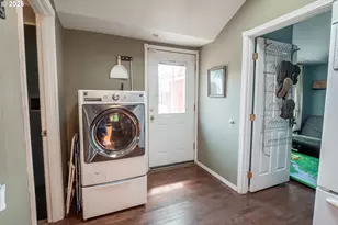 60 E 30th Ave, Eugene, OR 97405 - Photo 17