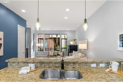 1622 NW Riverscape St, Portland, OR 97209 - Photo 13