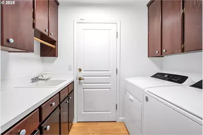 2463 SW Phyllis Dr SW, Gresham, OR 97080 - Photo 25