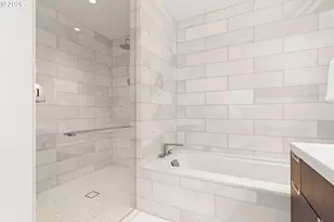 550 SW 10th Ave, Portland, OR 97205 - Photo 19