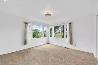 26900 Crow Rd, Eugene, OR 97402 - Photo 33