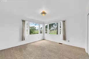 26900 Crow Rd, Eugene, OR 97402 - Photo 33