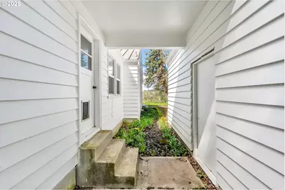 26900 Crow Rd, Eugene, OR 97402 - Photo 37