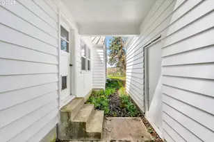 26900 Crow Rd, Eugene, OR 97402 - Photo 37