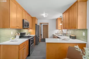 6135 SW 41st Ave, Portland, OR 97221 - Photo 13