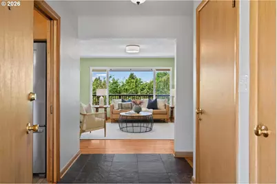 6135 SW 41st Ave, Portland, OR 97221 - Photo 3