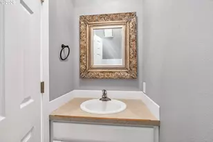 13179 Gaffney Ln, Oregon City, OR 97045 - Photo 21