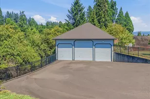 59720 Oliver Heights Ln, Saint Helens, OR 97051 - Photo 3