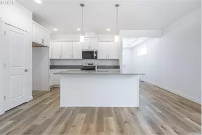 714 Tigerlily St, Silverton, OR 97381 - Photo 9