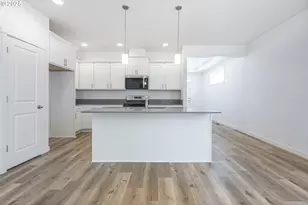 714 Tigerlily St, Silverton, OR 97381 - Photo 9