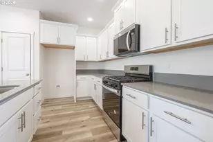 714 Tigerlily St, Silverton, OR 97381 - Photo 13