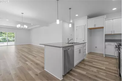 714 Tigerlily St, Silverton, OR 97381 - Photo 7