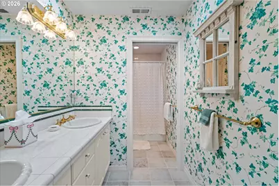 2328 Oakhurst Ln, Lake Oswego, OR 97034 - Photo 37