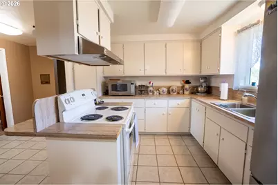 87554 Miller Rd, Veneta, OR 97487 - Photo 11