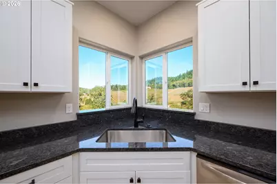 367 Karenza Ln, Roseburg, OR 97471 - Photo 11