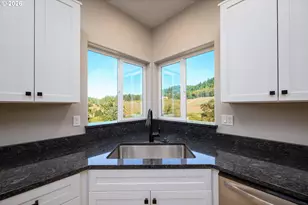 367 Karenza Ln, Roseburg, OR 97471 - Photo 11