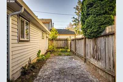 3033 SE 85th Ave, Portland, OR 97266 - Photo 25