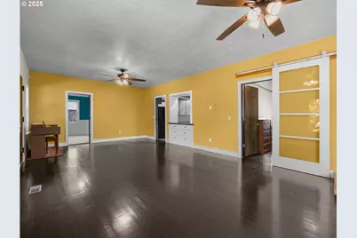 682 S Settlemier Ave, Woodburn, OR 97071 - Photo 9