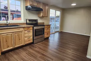 2151 Three Lakes Rd, Albany, OR 97322 - Photo 7