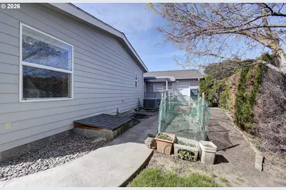1408 Clark St, Wasco, OR 97065 - Photo 27