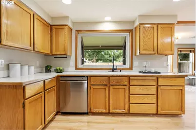 21242 SW Winterfield Ln, Beaverton, OR 97003 - Photo 11