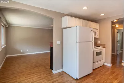 885 NE Sunset St #32, Roseburg, OR 97470 - Photo 9