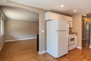 885 NE Sunset St, Roseburg, OR 97470 - Photo 9