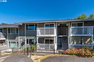 885 NE Sunset St, Roseburg, OR 97470 - Photo 1
