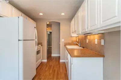 885 NE Sunset St #32, Roseburg, OR 97470 - Photo 7