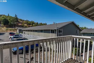 885 NE Sunset St, Roseburg, OR 97470 - Photo 13