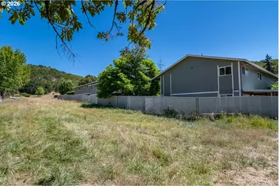 885 NE Sunset St #32, Roseburg, OR 97470 - Photo 35