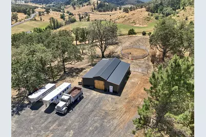 9700 Roberts Creek Rd, Roseburg, OR 97470 - Photo 37