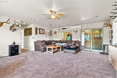 9700 Roberts Creek Rd, Roseburg, OR 97470 - Photo 11