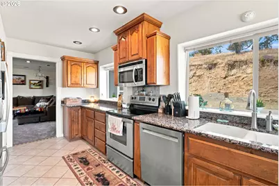 9700 Roberts Creek Rd, Roseburg, OR 97470 - Photo 15