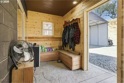 9700 Roberts Creek Rd, Roseburg, OR 97470 - Photo 31