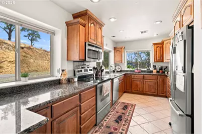9700 Roberts Creek Rd, Roseburg, OR 97470 - Photo 15