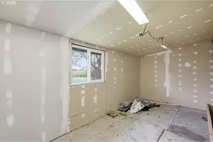 7438 A St, Springfield, OR 97478 - Photo 27