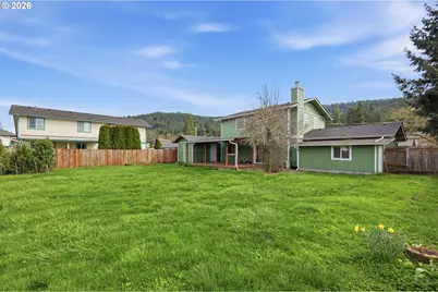 7438 A St, Springfield, OR 97478 - Photo 35