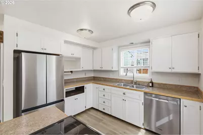 7438 A St, Springfield, OR 97478 - Photo 13