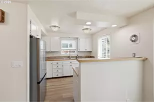 7438 A St, Springfield, OR 97478 - Photo 9