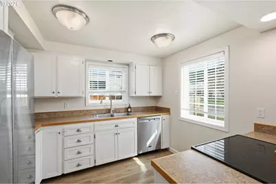 7438 A St, Springfield, OR 97478 - Photo 11