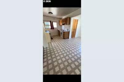 9060 Azalea Glen Rd, Glendale, OR 97442 - Photo 5
