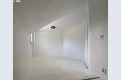 9060 Azalea Glen Rd, Glendale, OR 97442 - Photo 11