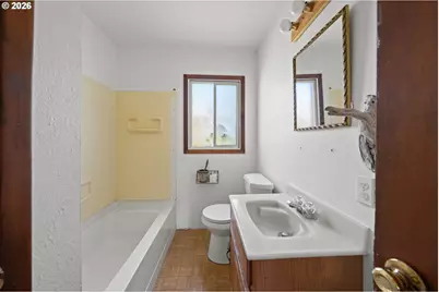 422 E 2nd Ave, Riddle, OR 97469 - Photo 29