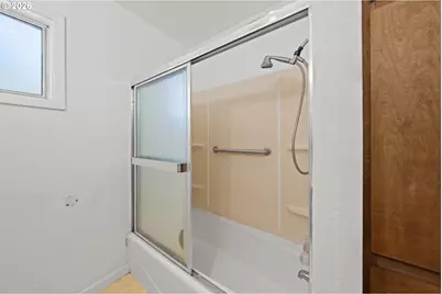 422 E 2nd Ave, Riddle, OR 97469 - Photo 37